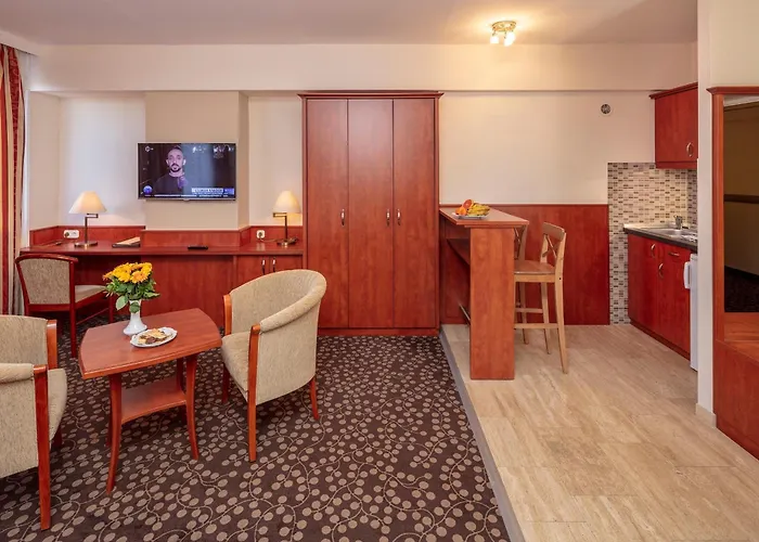 Charles בודפשט