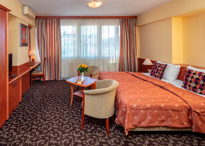 Charles בודפשט