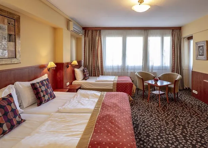 Charles Aparthotel 3*