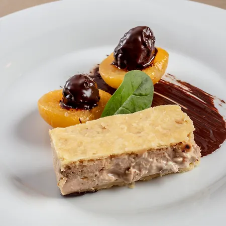 Apartahotel Charles 3*