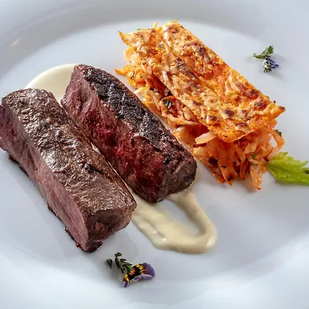 Charles Apartahotel 3*