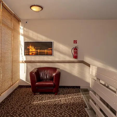 Apartahotel Charles 3*