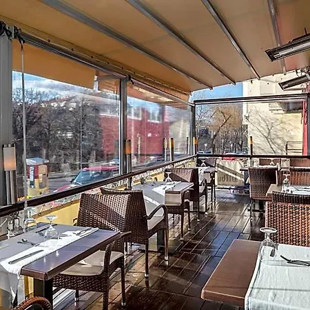 Apartmanhotel Charles 3*