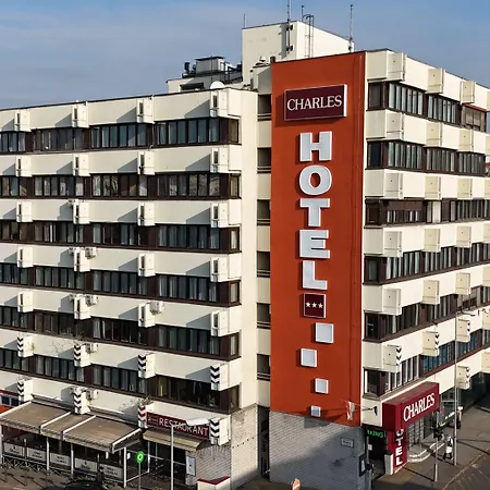 Charles Apartmanhotel 3*