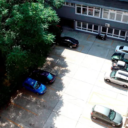 Apartahotel Charles 3*