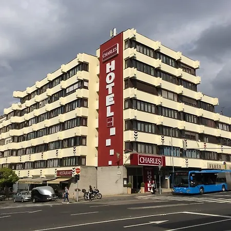 Charles 3* Budapeşte
