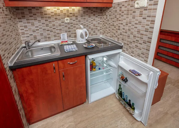 Charles בודפשט