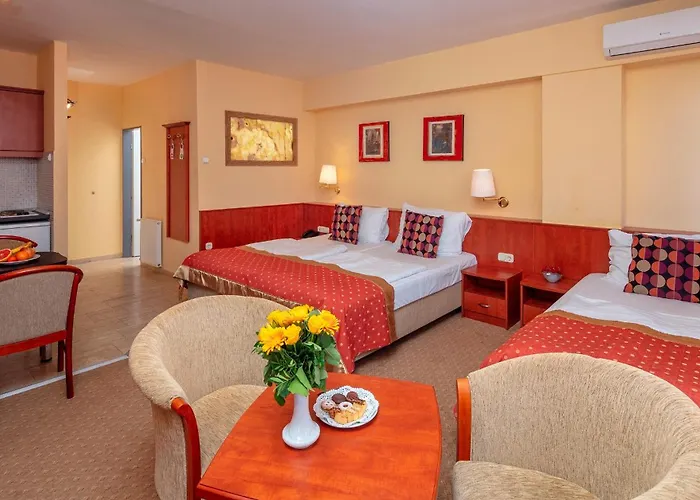 Charles Aparthotel 3*