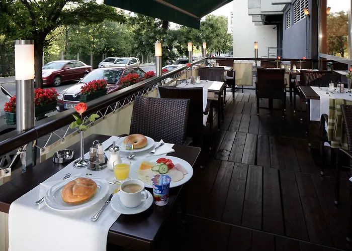 Charles Aparthotel 3*