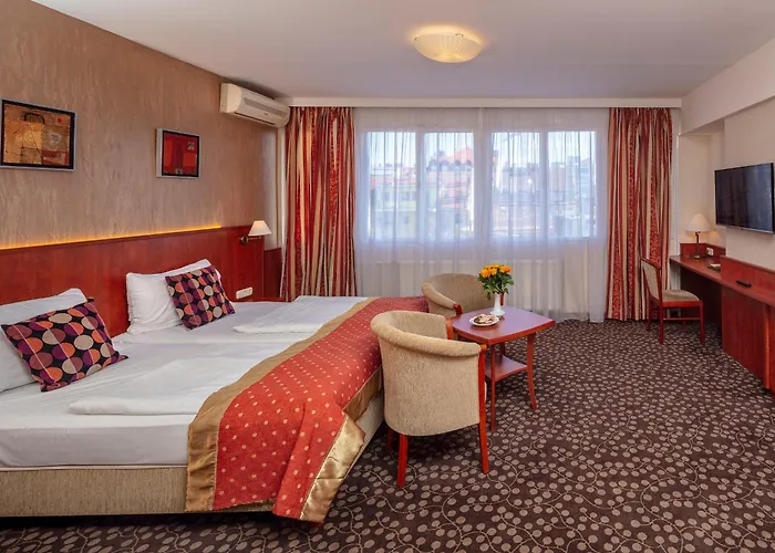 Charles Aparthotel 3*