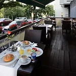 Charles Apartmanhotel 3*